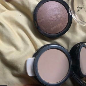 Younique bronzer and powder used 2